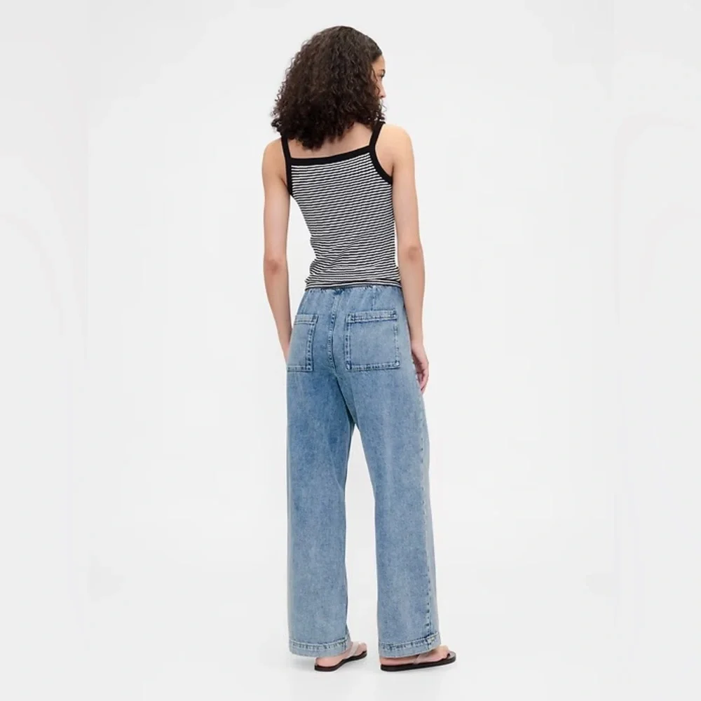 NWT! GAP Light Wash High Rise Pull-On Wide-Leg Jeans - Size Small 🩷 #805640 - Picture 4 of 10
